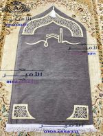 Padded chenille prayer mat with mihrab design - Image 4