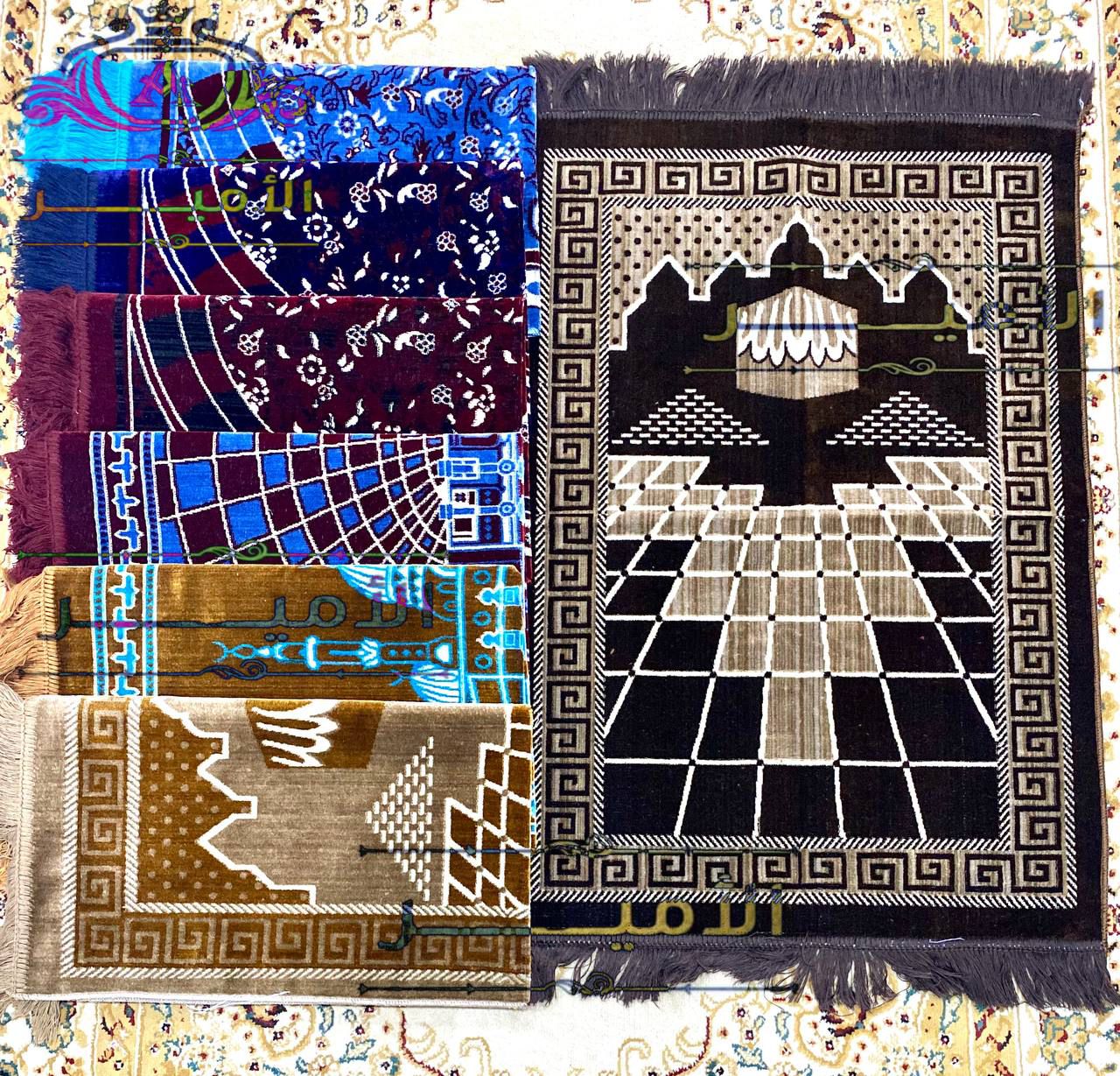 8e39baab-f60d-4f95-9d55-7f31e7393030 Al-Azhar velvet prayer mat - Image 1