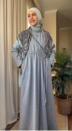 ⁦فستان من الصوف الخفيف الناعم⁩ - الصورة ⁦3⁩