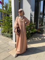 فستان بكسرات من القطن التويل (مسك تويل)