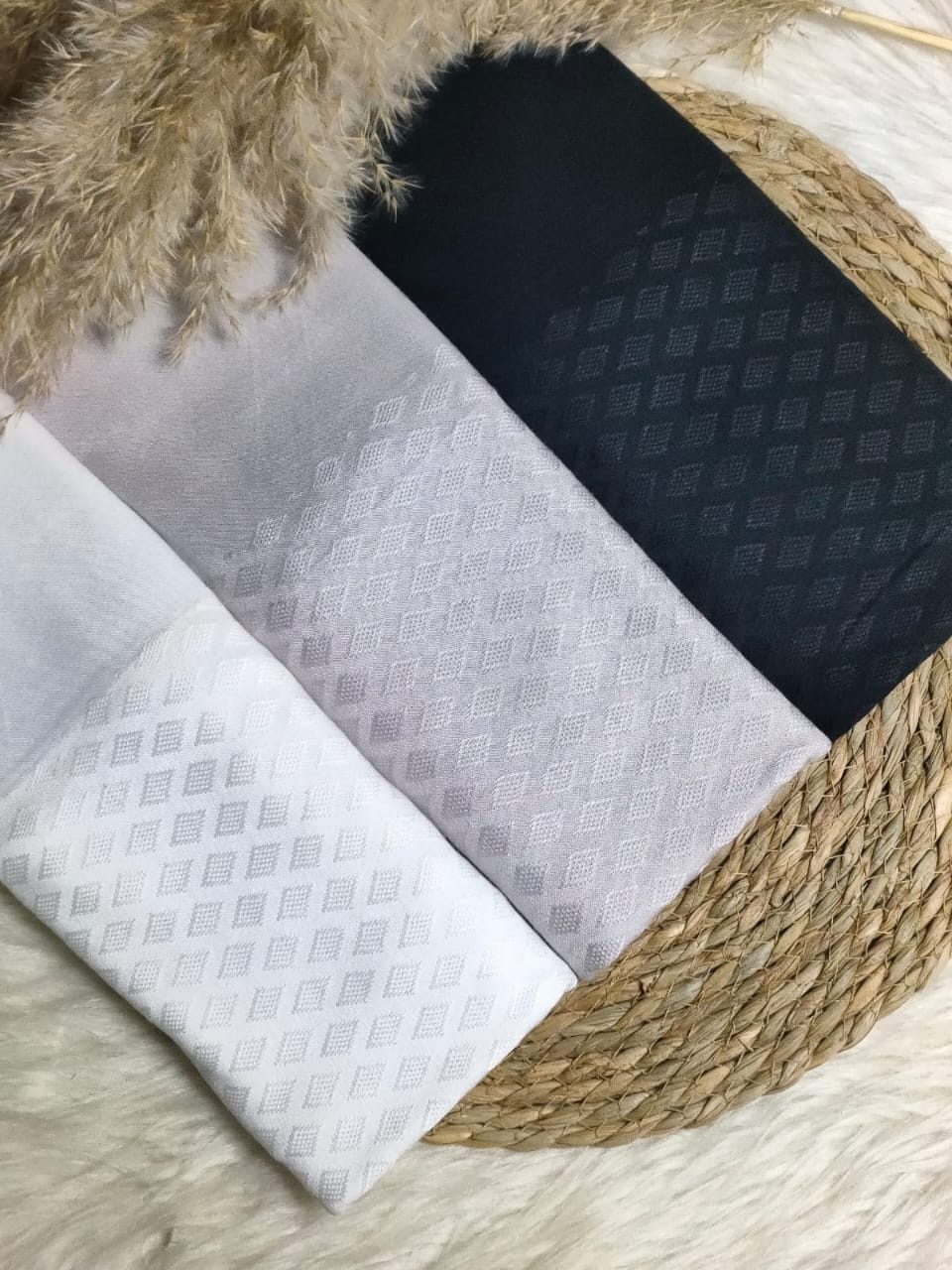 image_55 Kuwaiti Diamond Scarf - Image 1